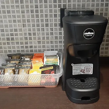 Apartment Alexander's Close To Metro A Rom