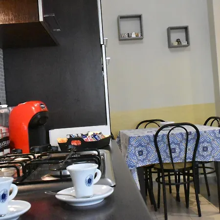 Apartment Alexander's Close To Metro A Rome
