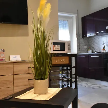 Apartament Alexander's Close To Metro A *